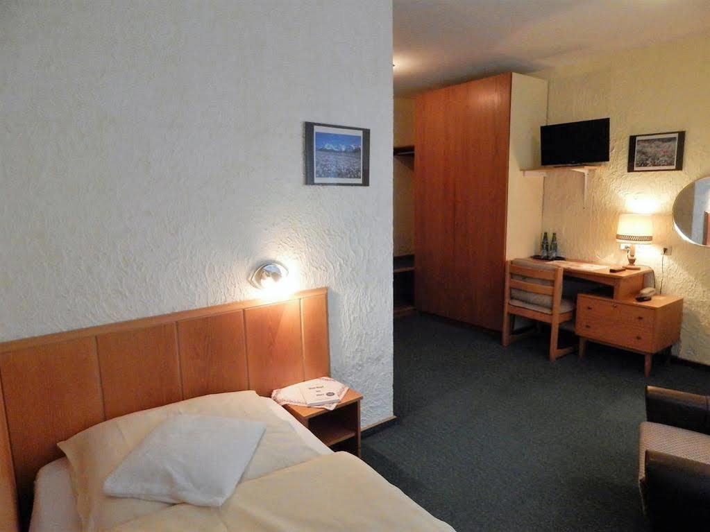 Land-Gut-Hotel Zum Alten Forsthaus - Aufladestation Fur Elektroautos Hürtgenwald Extérieur photo